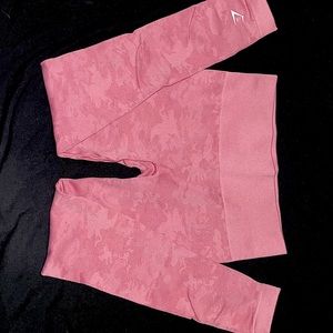 Pink camo gymshark leggings.